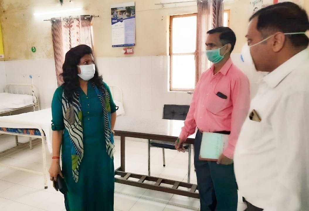 Hathras: SDM finds doctors absent