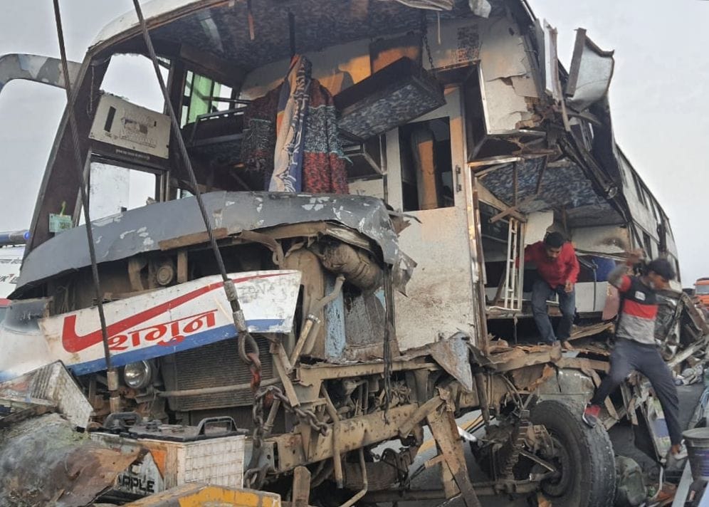 road accident,road accident firozabad,road accident news,NH 2 firozabad,agra-lucknow road accident,agra-lucknow expressway accident,agra-lucknow expressway,agra-lucknow expressway news