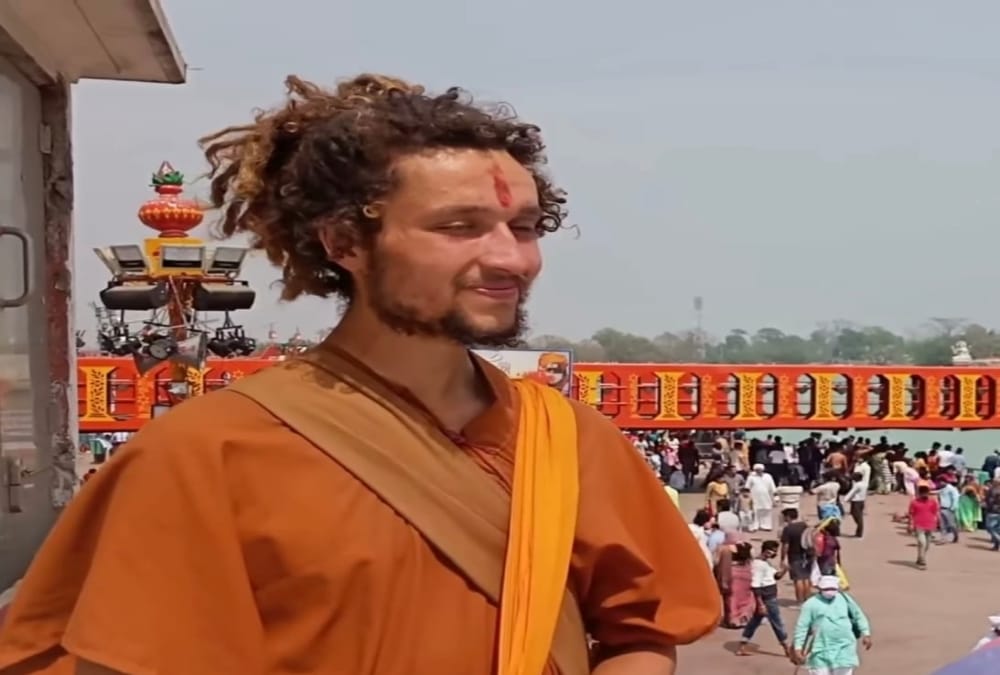 Maha kumbh 2021: Ben Baba arrives For Ganga Snan By Walked from Switzerland