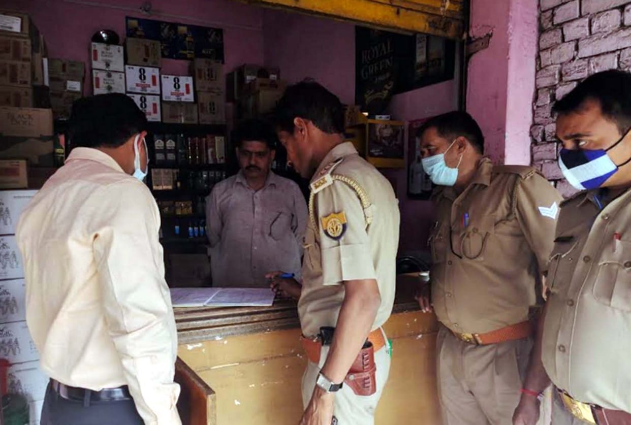 Checking campaign conducted at liquor shops