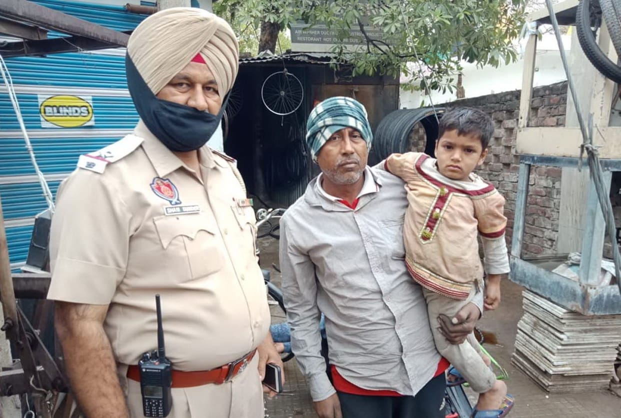 Mohali : The girl forgot the way to the house while playing, the police found the house