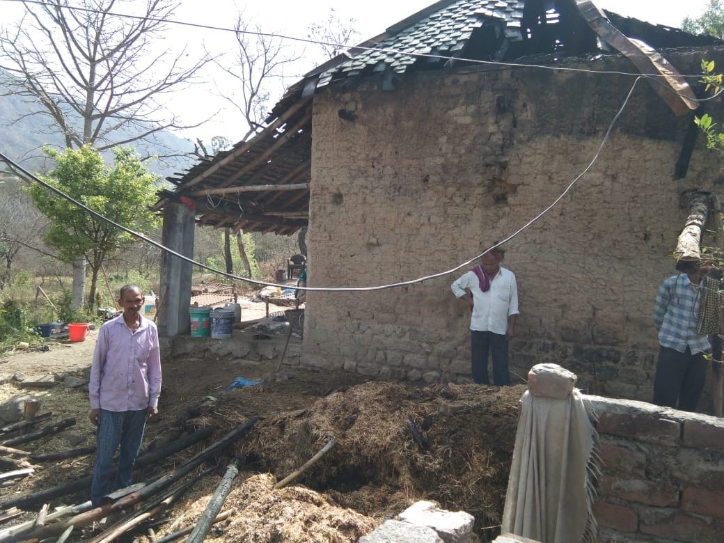 fire in Slate-piled houses and cattle shed in Dohgi