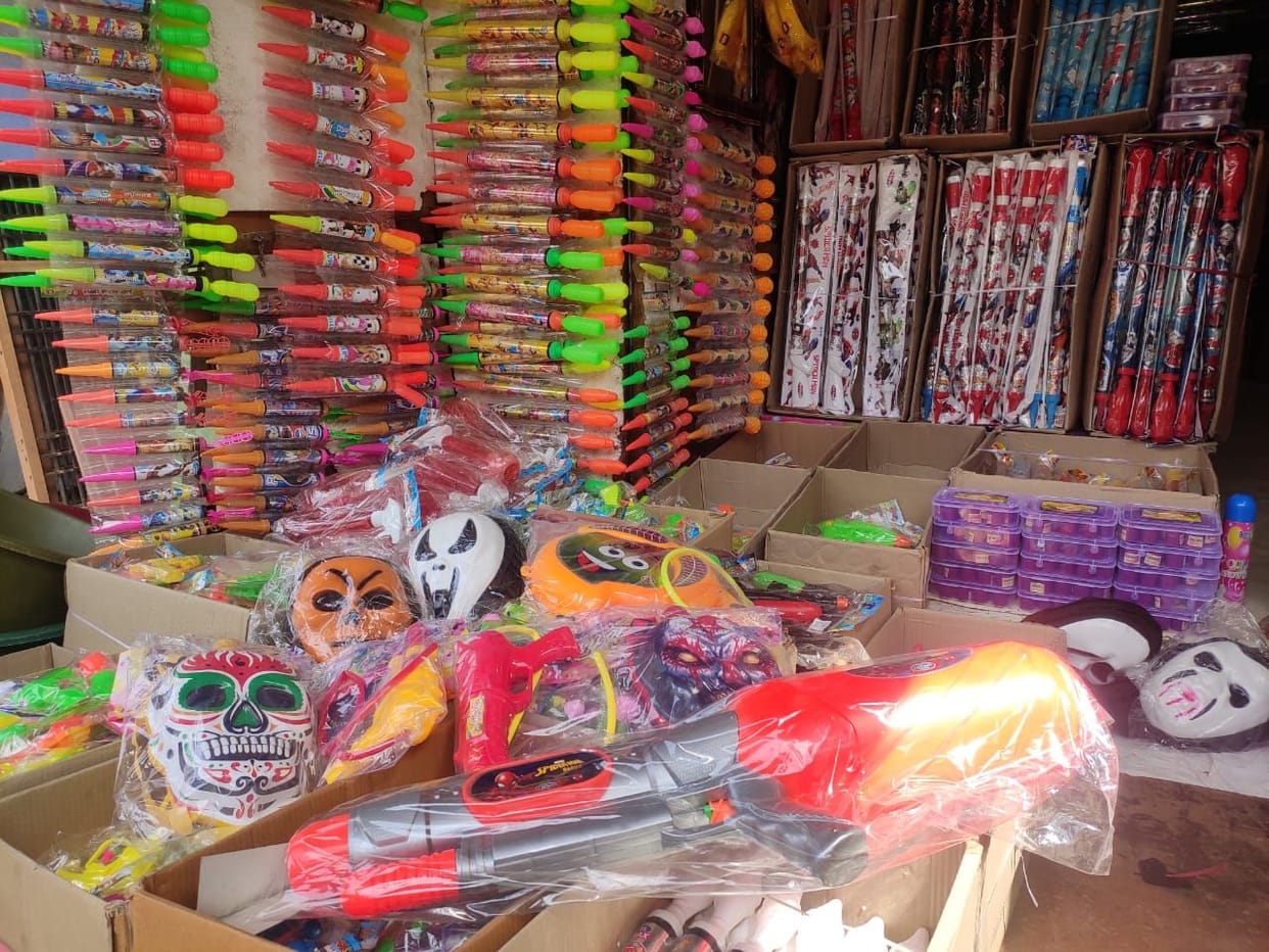 Corona reduced the popularity of markets on Holi