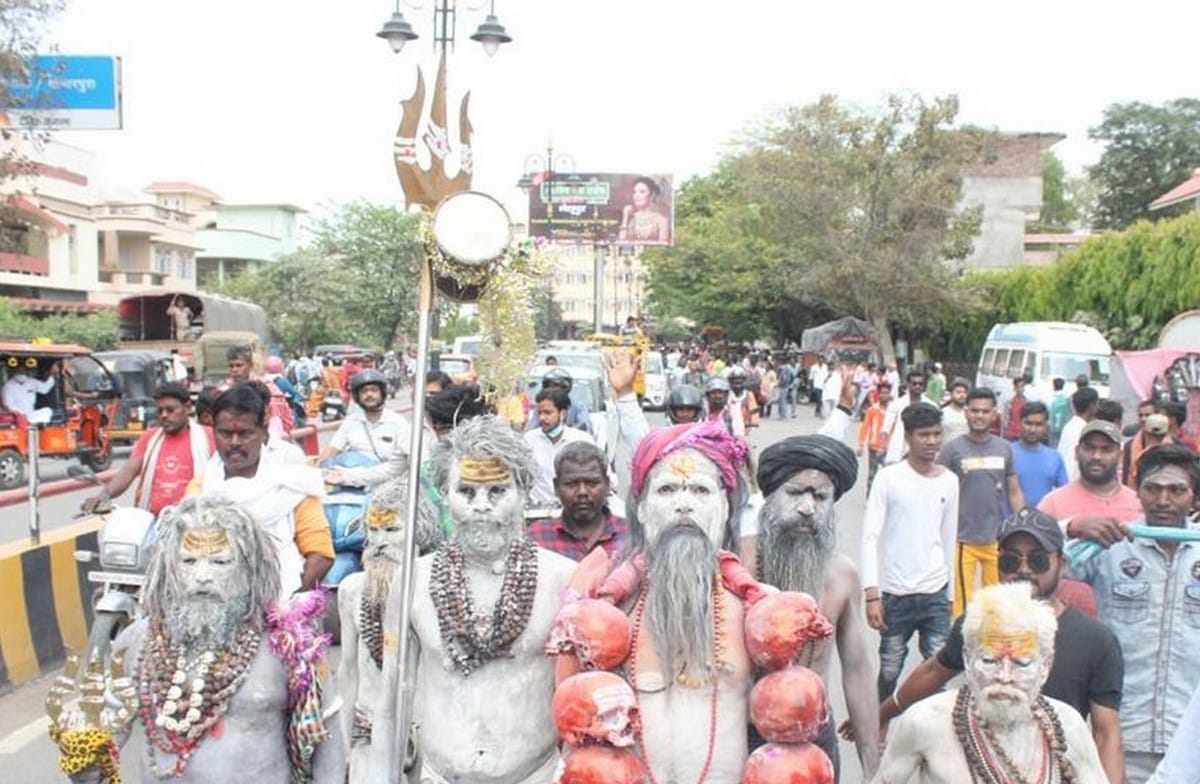 chita bhasma ki holi played with Baba Mashan Nath at Harishchandra Ghat in Varanasi 