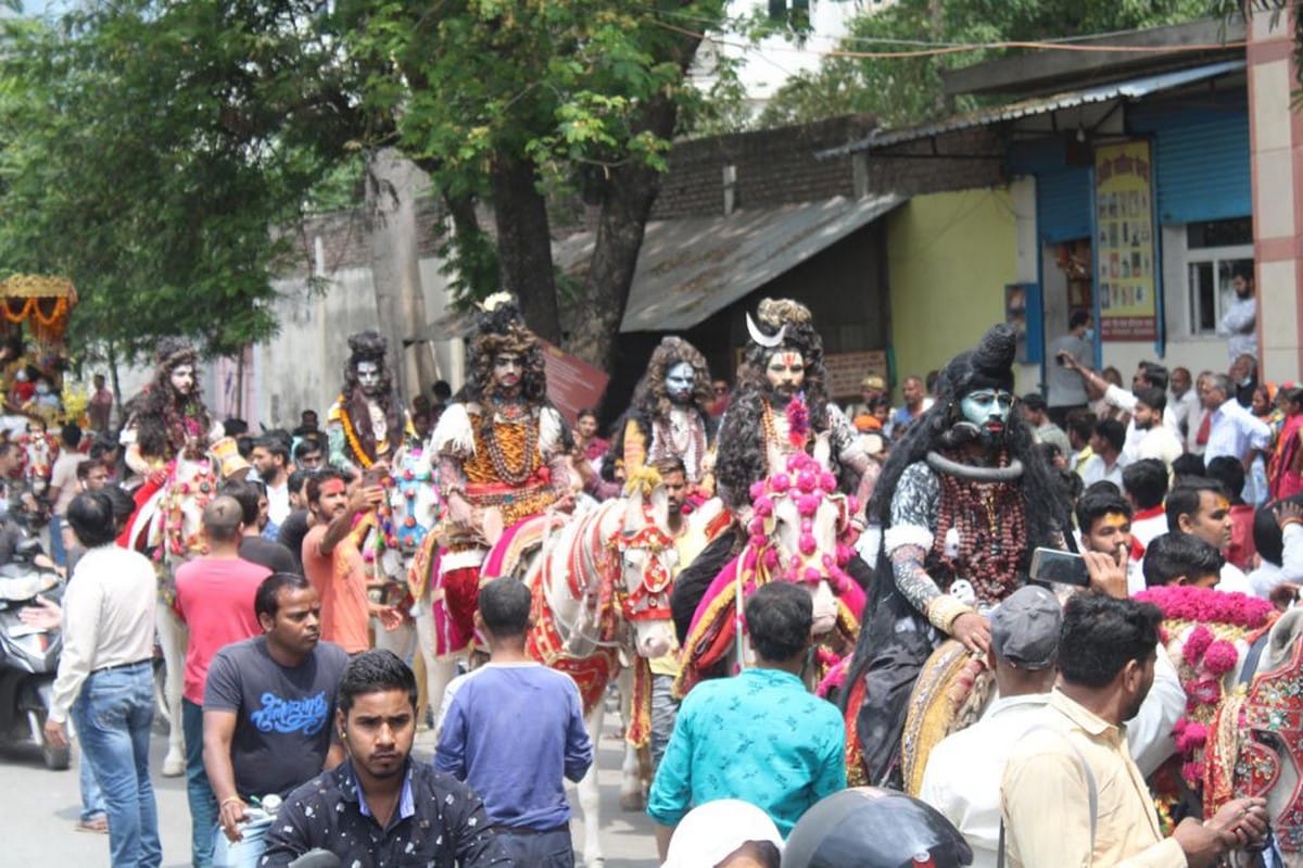 chita bhasma ki holi played with Baba Mashan Nath at Harishchandra Ghat in Varanasi 