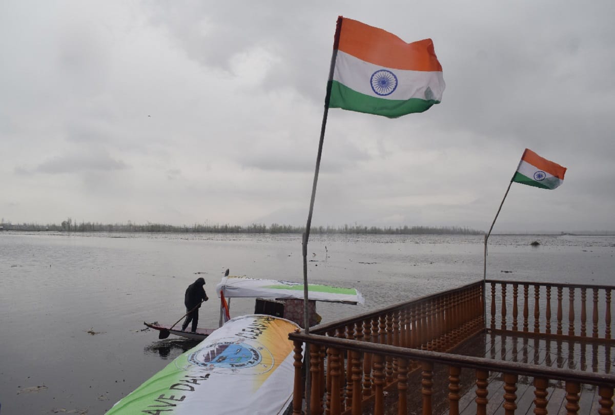 Separatism stopped in Kashmir flags of Pakistani-terror organizations stopped, message of peace from mosques