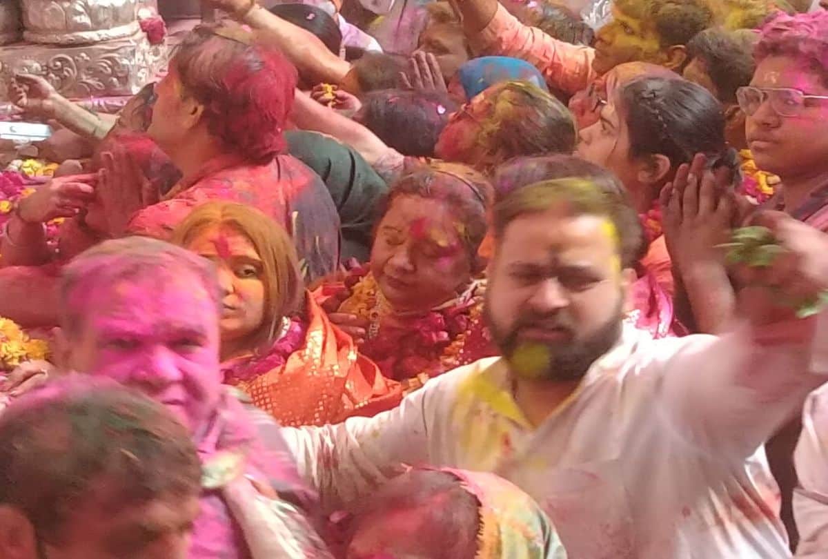Holi Celebrations Starts In Banke Bihari Temple Vrindavan Mathura Up News