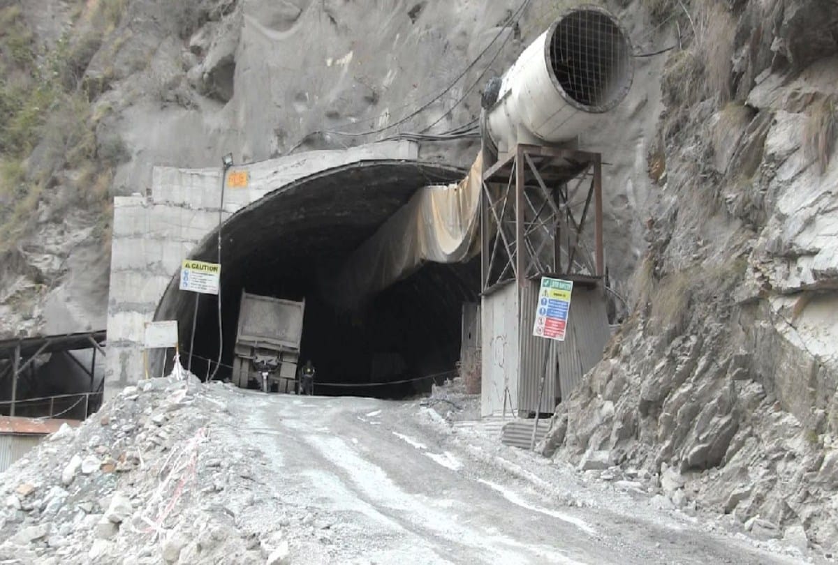 Bilaspur: Connected both ends of the first tunnel of Kiratpur-Nerchowk Fourlane