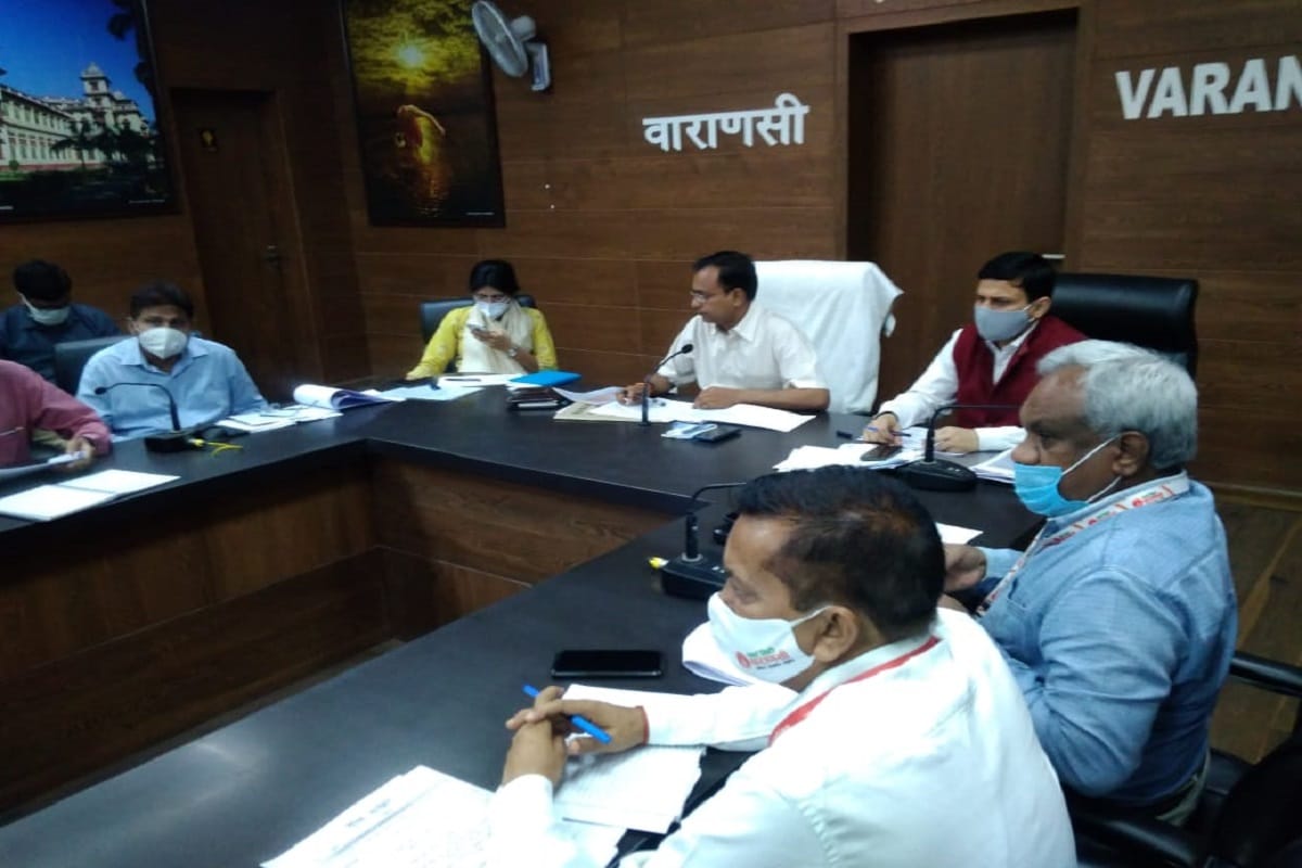 Chief Secretary video conferencing review of development works in Varanasi