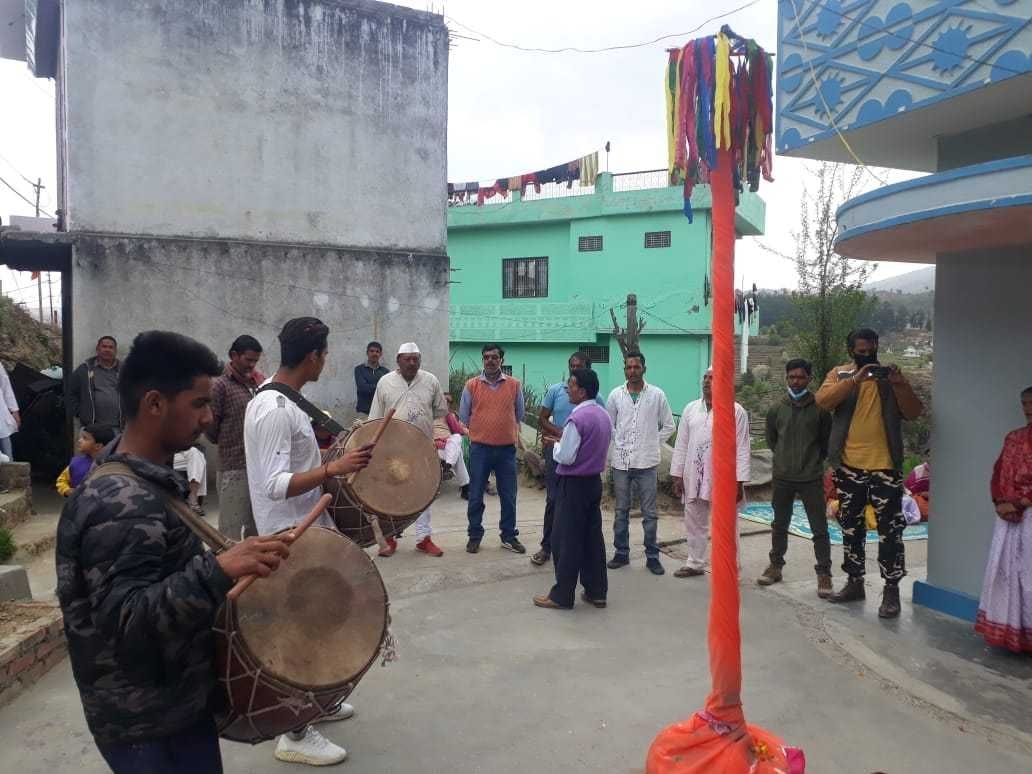 Holi ushered in mountain with rip-off