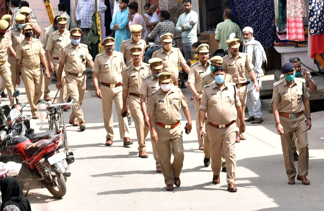 Police took out route march for festivals
