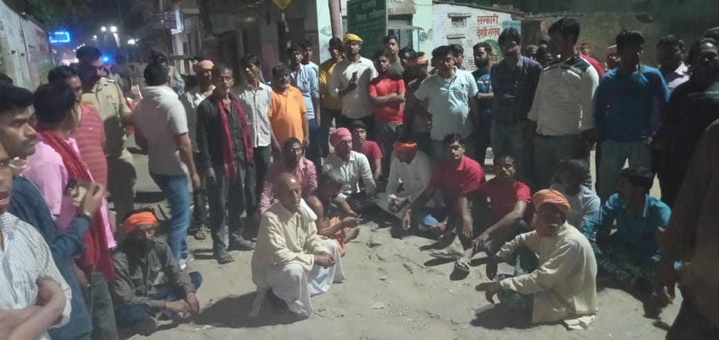 Child died from the swing in exhibition Varanasi police took an hour to reach
