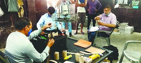 For samples of mustard oil and vegetable ghee, the stock also sizzles
