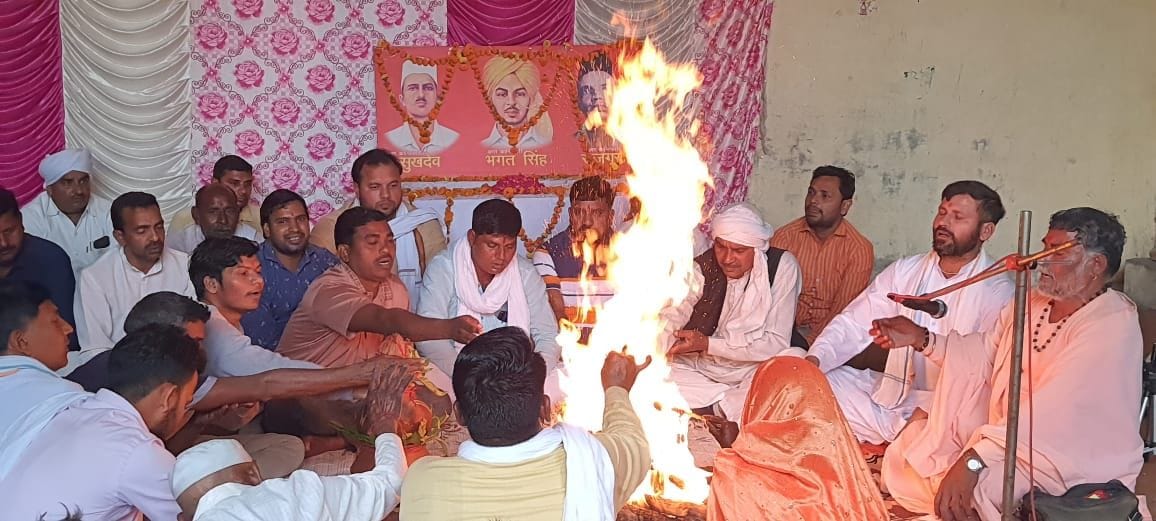 Worshiped immortal martyrs at Kisan Inter College