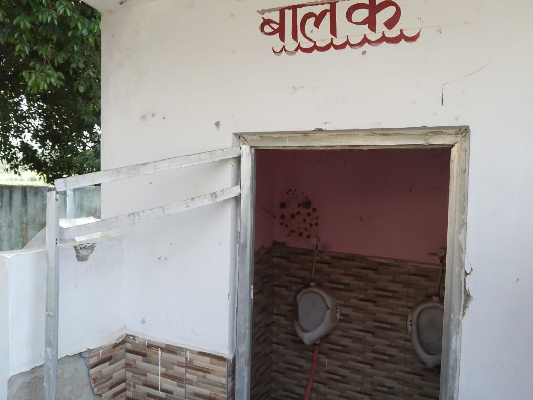 auraiya news,dislocated,toilet door,multipale,handwash tape