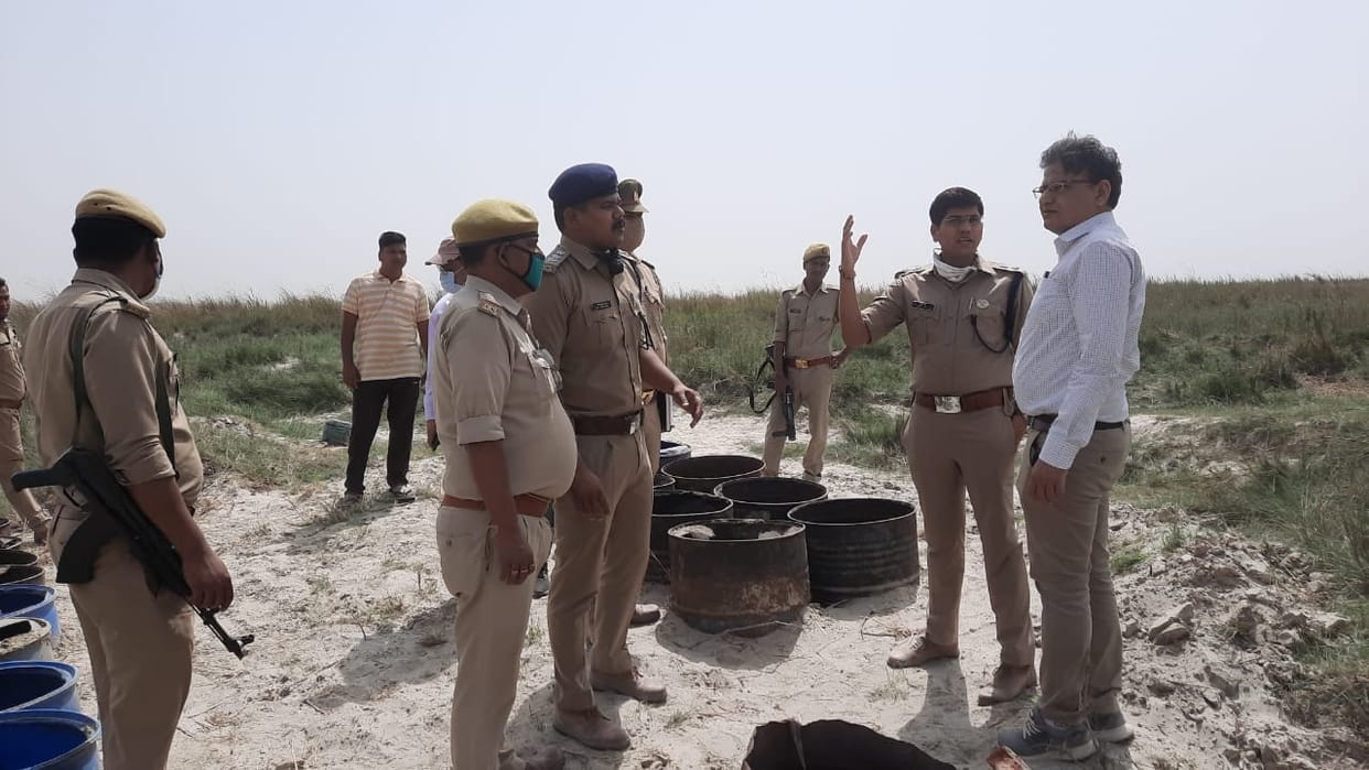DM-SP broke liquor kilns in Devranchal