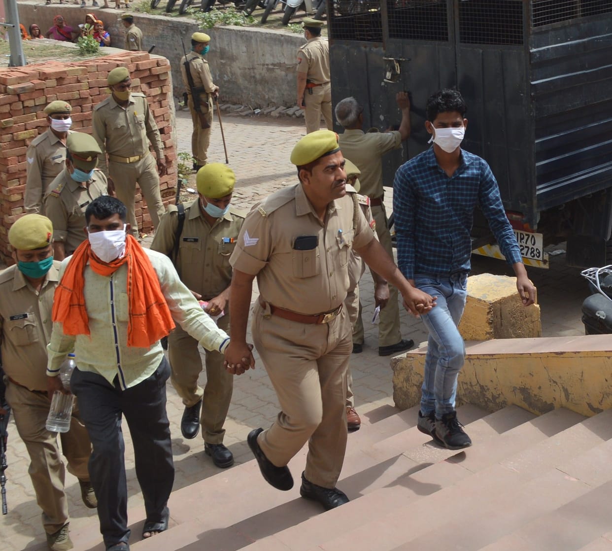 Hathras: Appearance of four accused in court in the much talked about bitia case