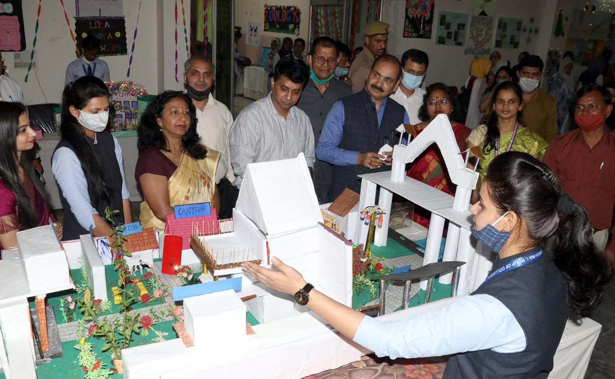 Students made various models in Krishna College