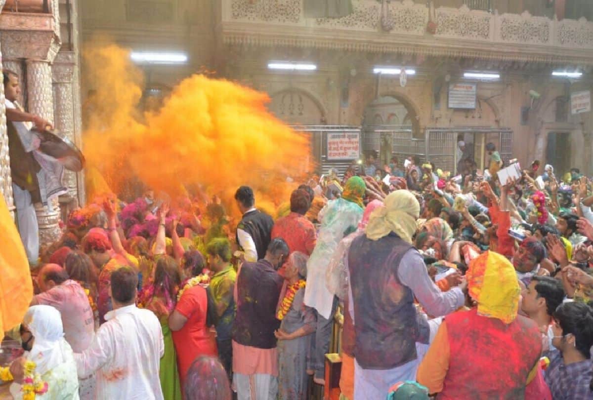 Huge Croud At Banke Bihari Mandir At Rangbhari Ekadashi 2021