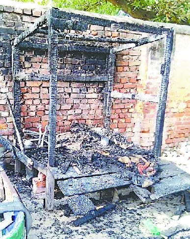 Cycle mistry burnt to death inside kiosks