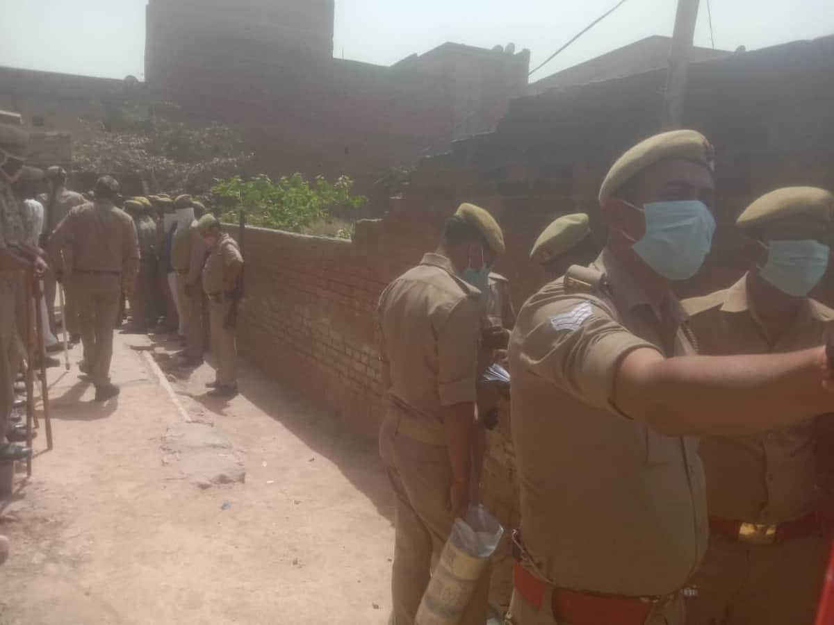 Double Murder In One sided Love in Jaunpur : Abdul killing girl mother and daughter