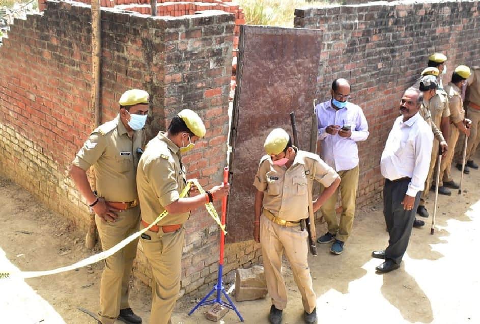 Murder In one sided love in Jaunpur : Abdul kills the child along with mother and daughter