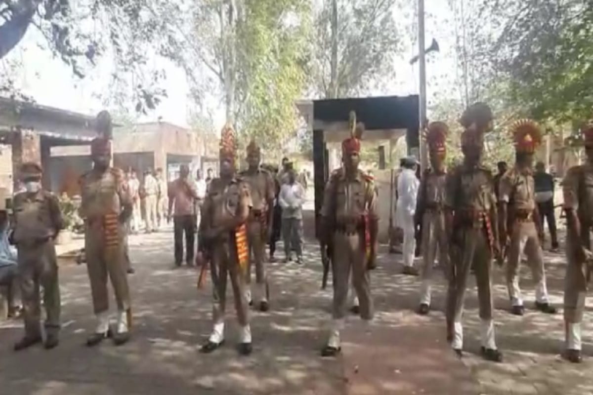Funeral held in Meerut after death of Hawaldar Manoj Sisodia in Arunachal Pradesh and see photos