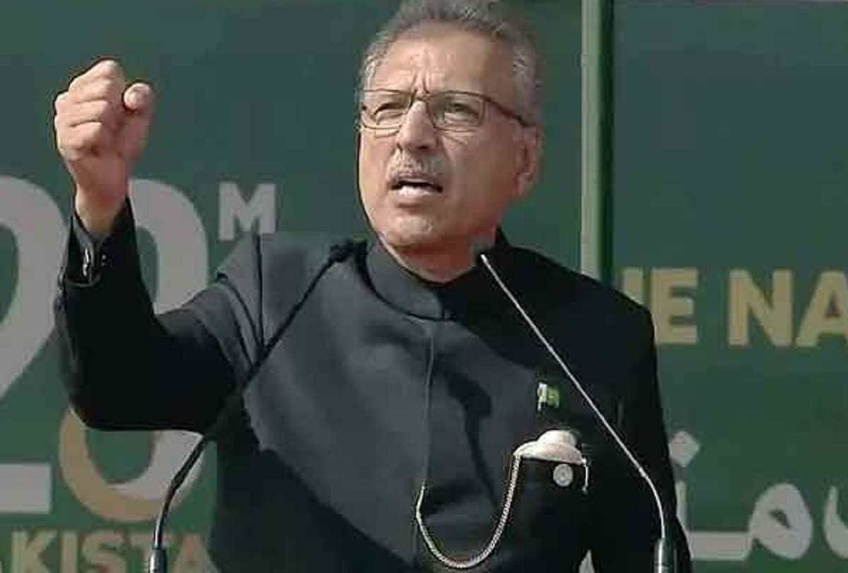 Pak President Alvi excuses himself from administering oaths to new cabinet:Report