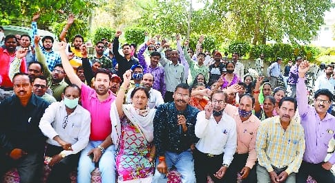 Dharmadatta City Hospital Case: Municipal workers protest against hospital management