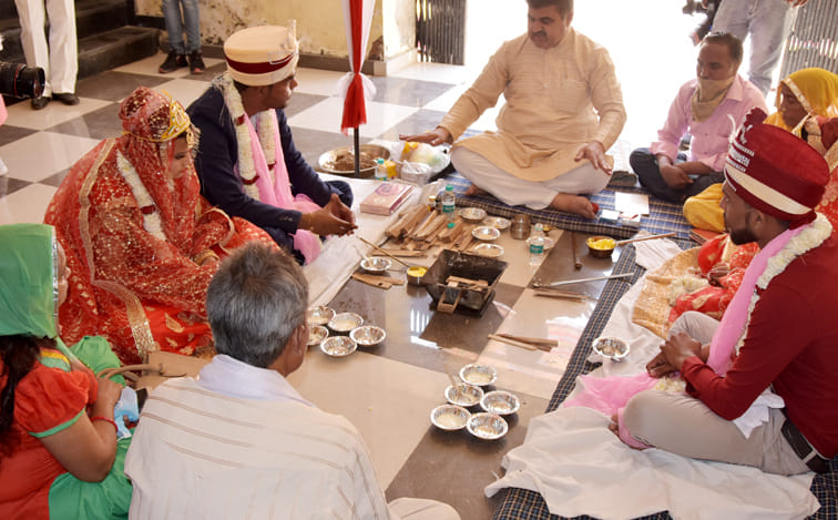 Four couples tied in matrimonial bond, Nagarayukta blessed
