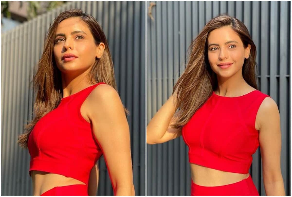 Aamna Sharif share phtos in red dress and fans are showering love