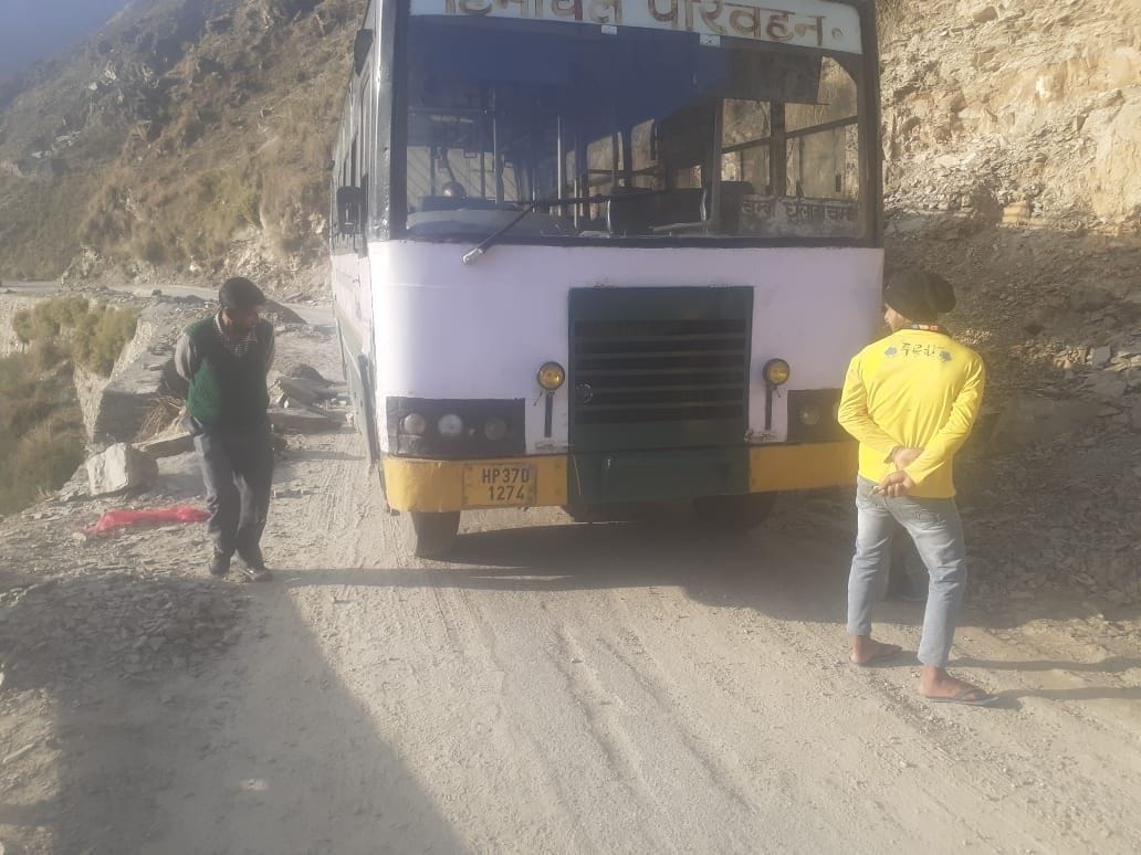 government bus on the middle route on Chamba-Dhulada route suddenly stoped