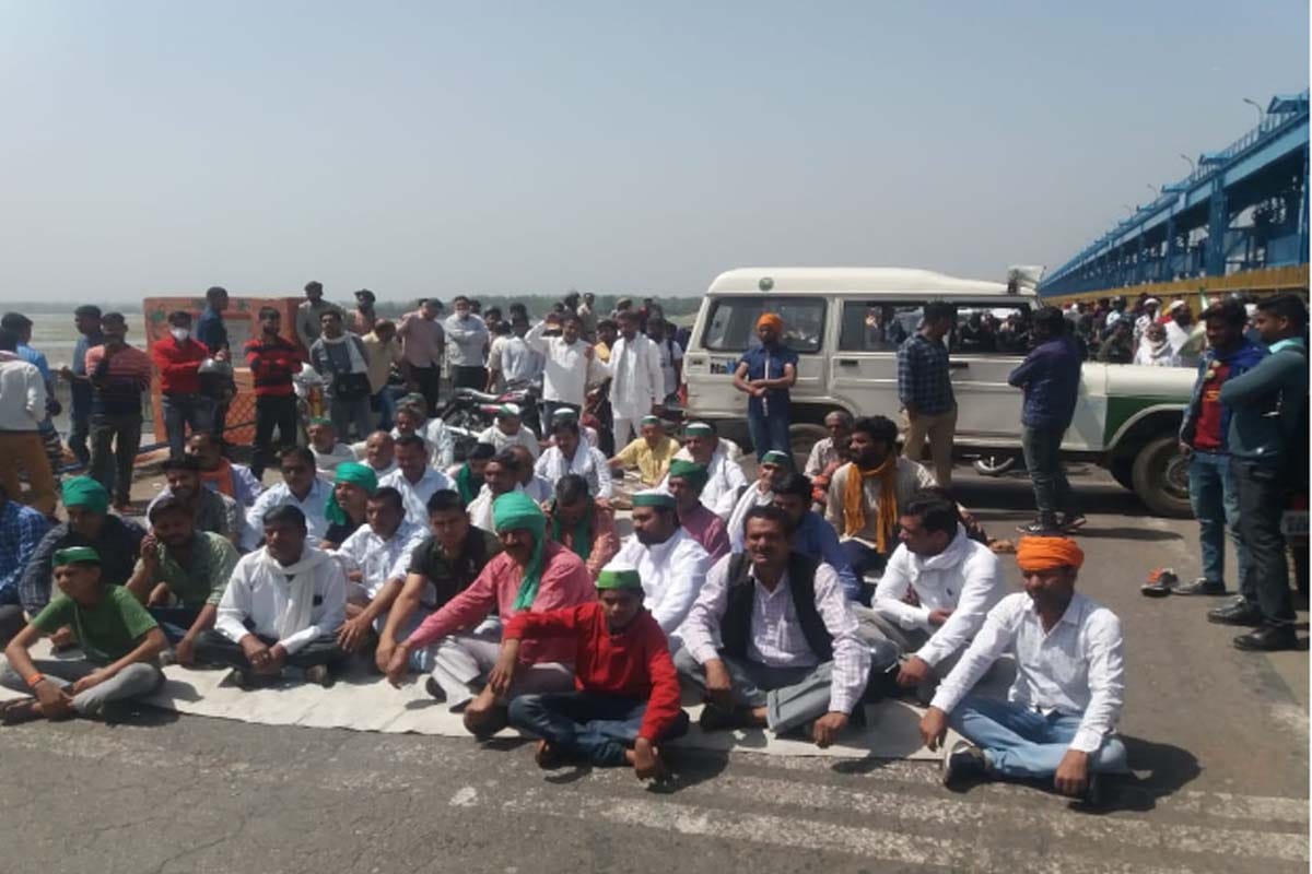 Chakka jam in opposition to agricultural laws, tractors parked on the middle highway, ready for long battle