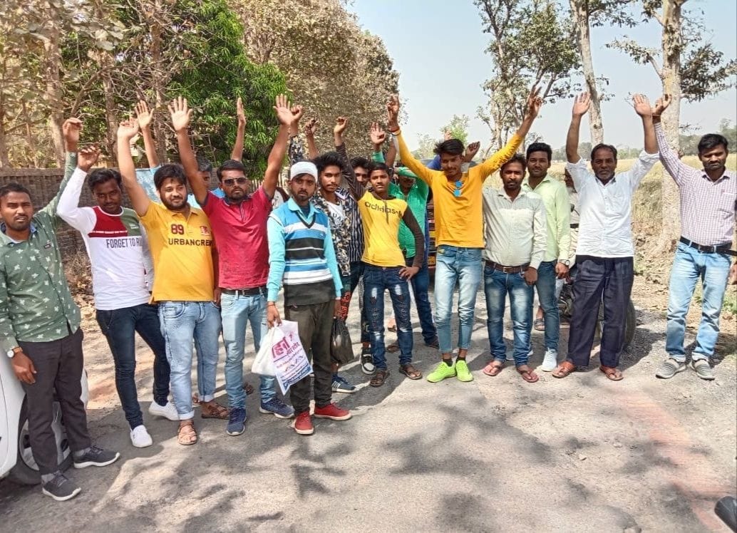 protest for road repairing