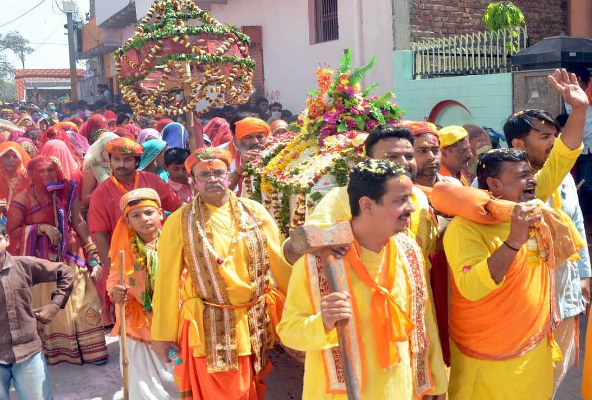 chhadimar holi celebration in lord krishna village gokul in mathura