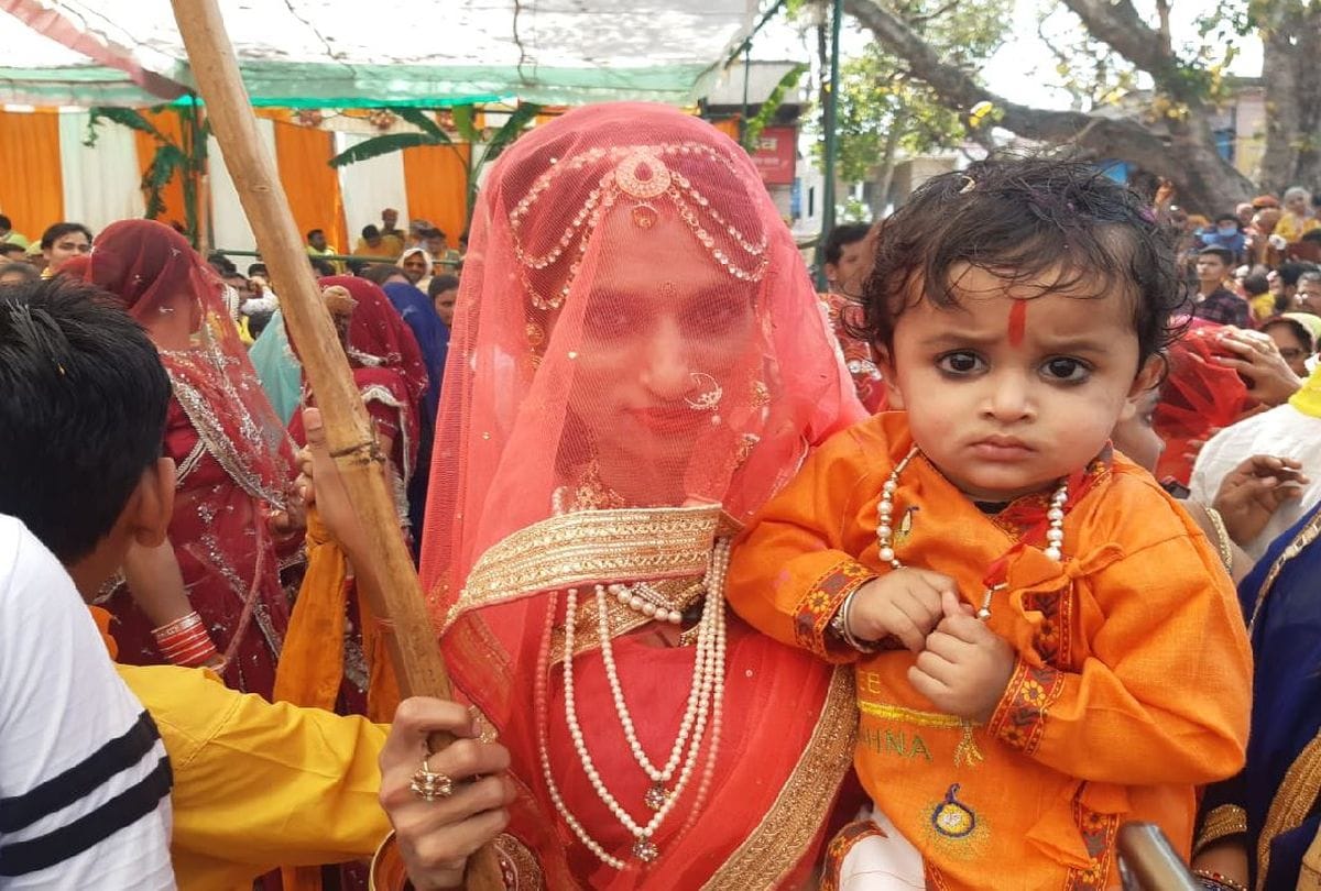 Braj Ki Holi Chhadi Mar Holi 2023 kab hai date tradition Holi In Mathura Gokul