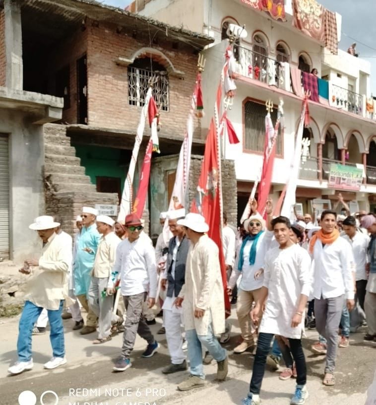Holi in Garur