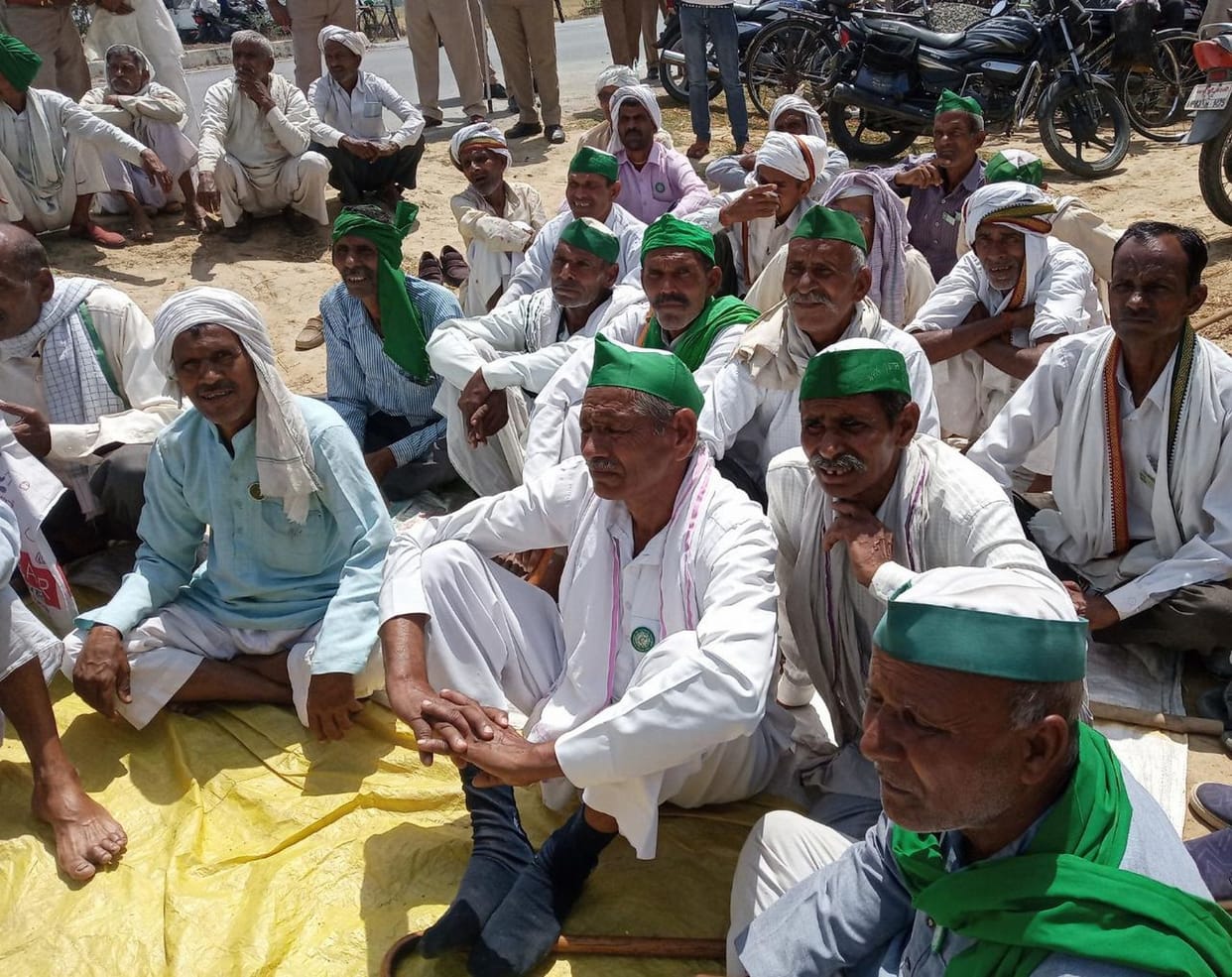 Indian Farmers Union blocked the Etawah road