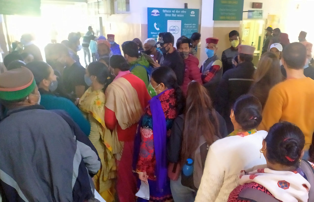 Social distance stripped away in kullu  hospital