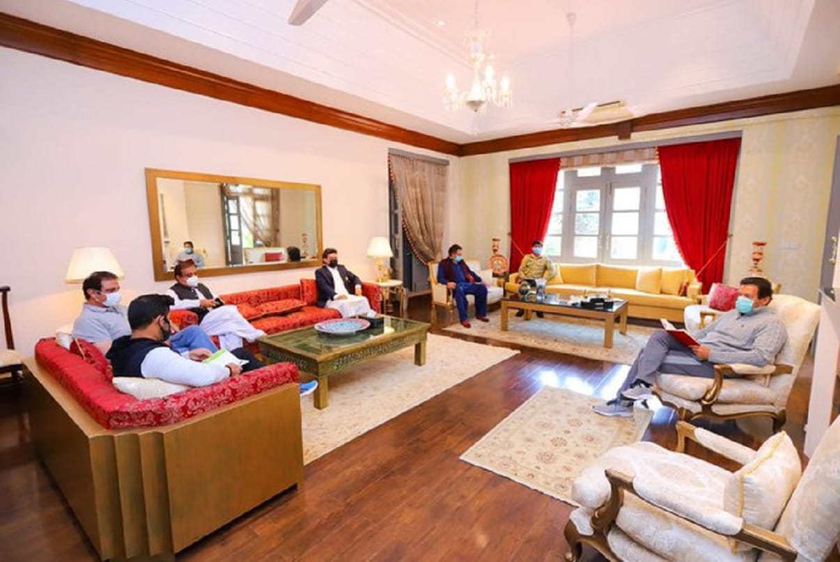 Pakistan PM Imran being trolled on social media called a personal meeting despite being Corona positive