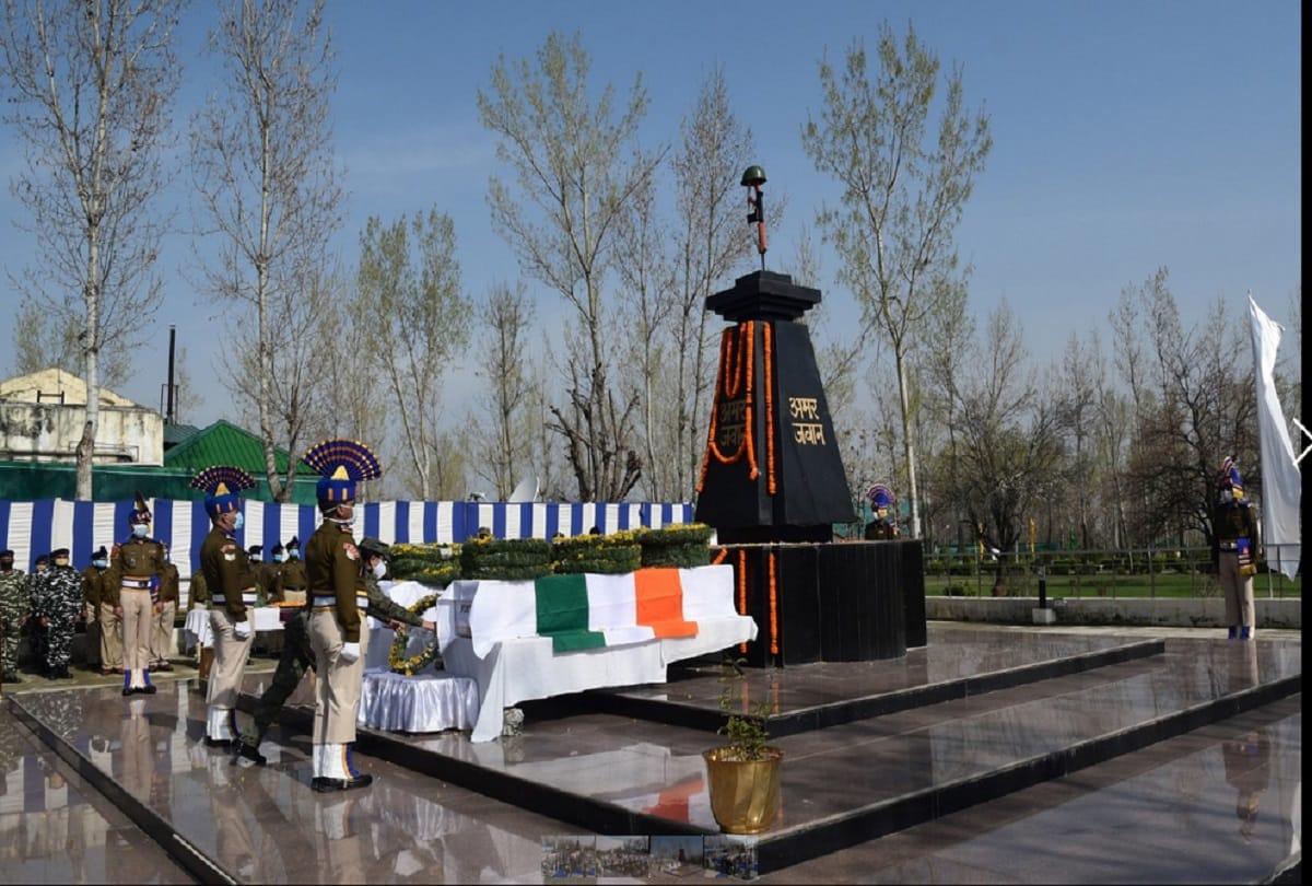 IG calls millitant attack on CRPF jawans a painful terror incident