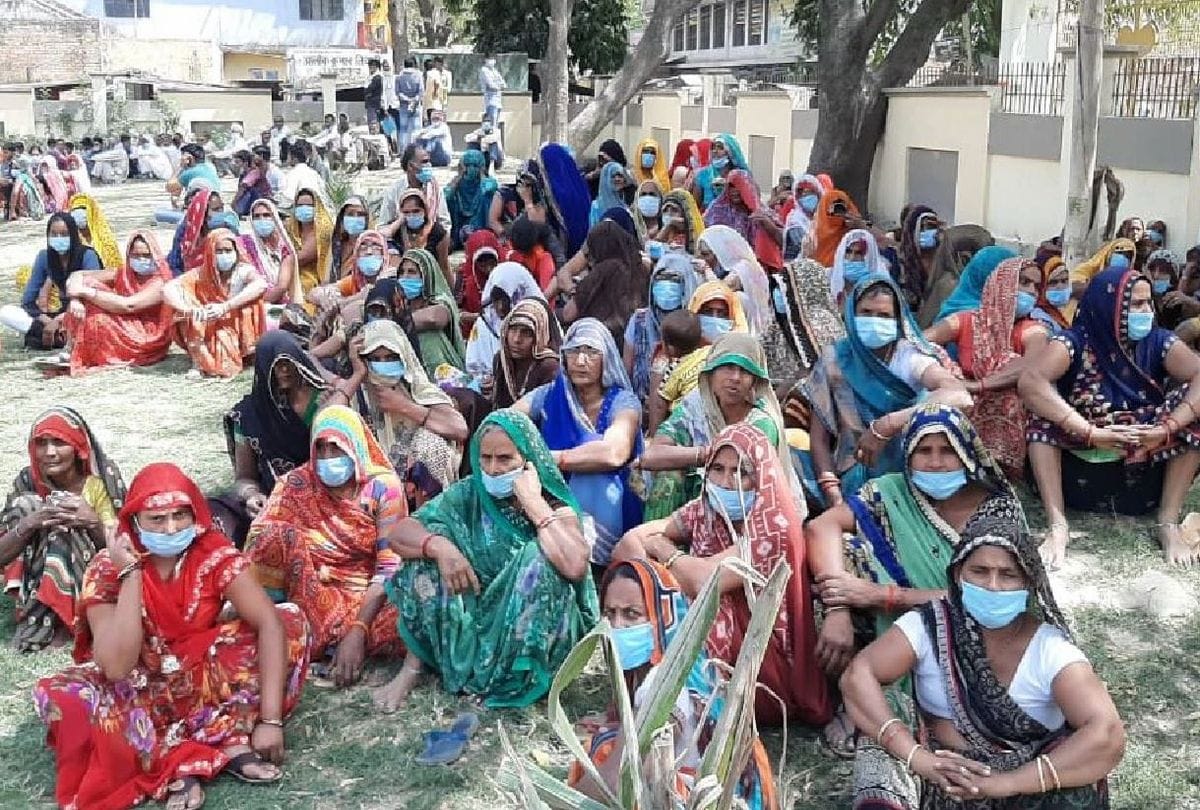 Villagers protest outside dm office after rumor of liquor mafia encounter in etah
