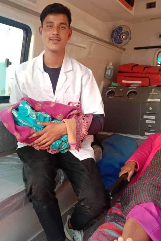Pregnant born newborn in 108 ambulances