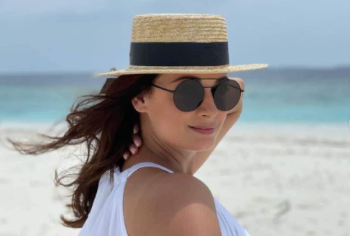 Dia mirza posted a picture with stepdaughter samaira and enjoying