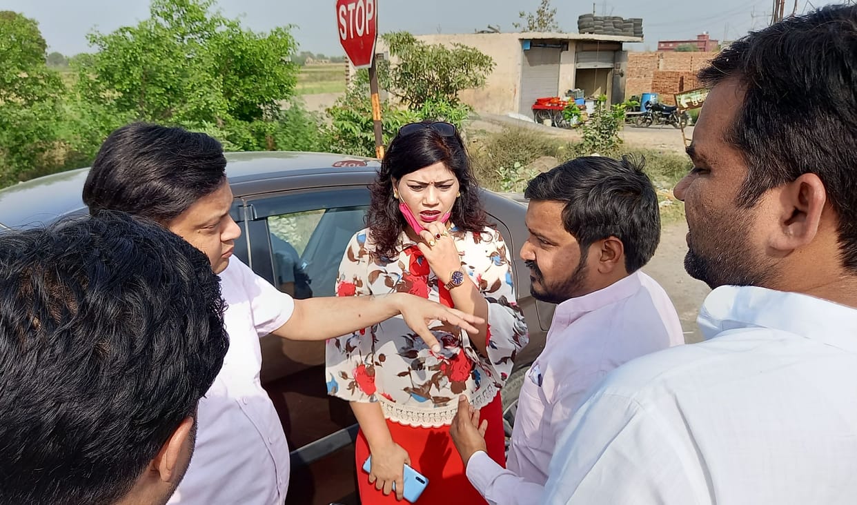 loot on national highway