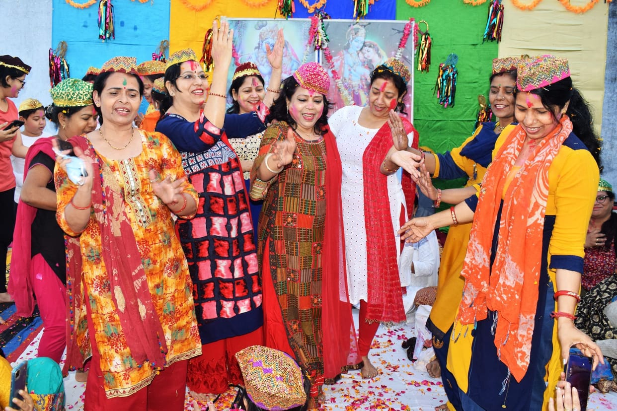 holi celebration 2021