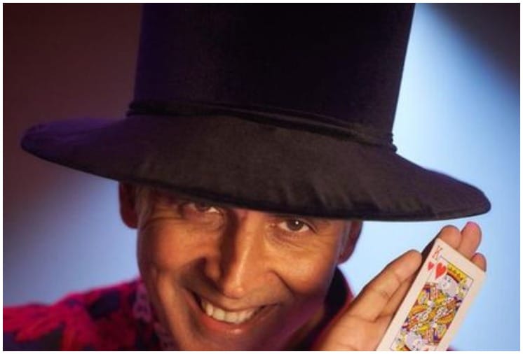 Akshay Kumar to play a Magician role in Upcoming Movie Atrangi Re, Check here the First Look