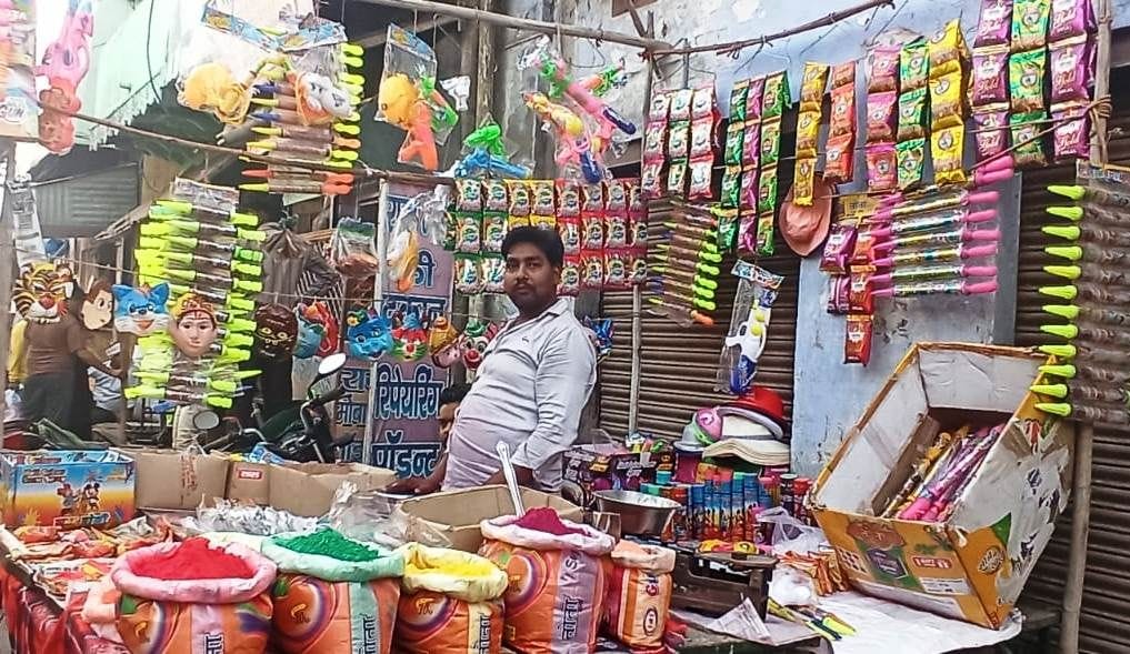 shopping on the ocassion of holi