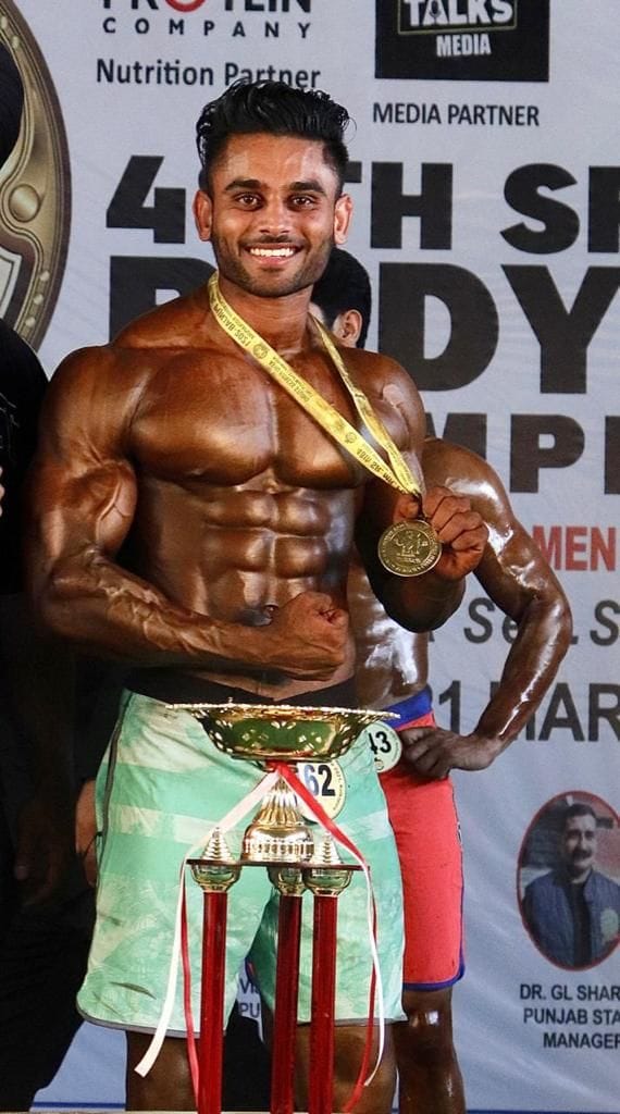 Gurpreet Singh won the title of Senior Mr. Punjab