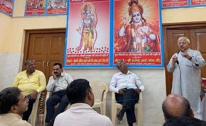 परिसंवाद कार्यक्रम को संबोधित करते कश्मीरीलाल।